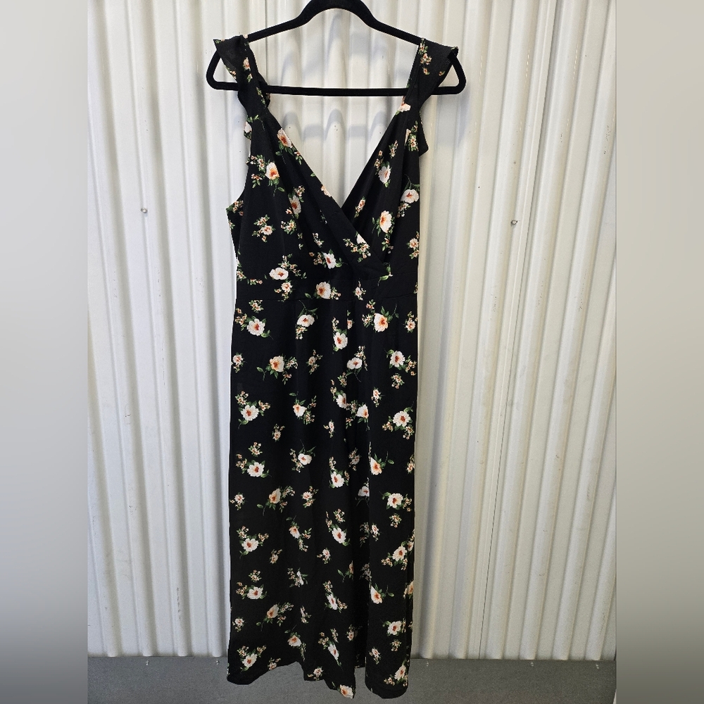 NWOT Elegant Floral Wide Leg Jumpsuit.